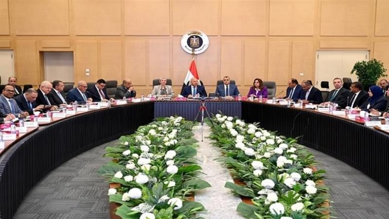 وزير الصناعة والنقل: ضخ استثمارات لاستغلال الباجاس في تصنيع الورق والأخشاب والفايبر