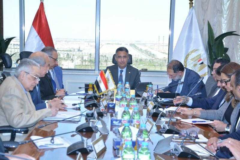 وزير التموين يترأس اجتماع اللجنة العليا للقمح لمتابعة موسم التوريد المحلي