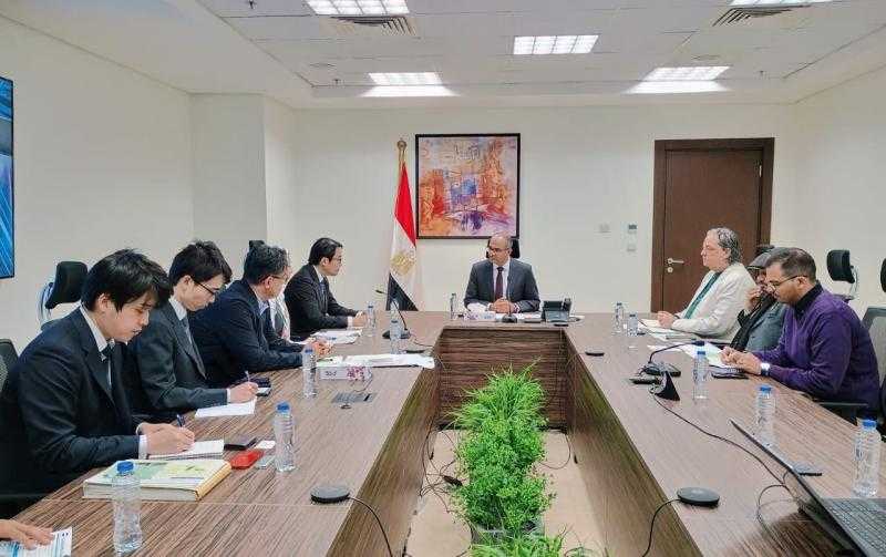 نائب وزير الإسكان يستقبل وفدا يابانيا لبحث الاستثمار في مشروعات البنية التحتية