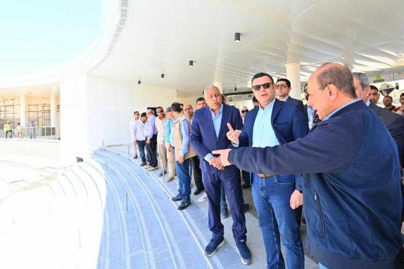 على مساحة 500 فدان.. وزير الإسكان يتفقد مشروع ”حدائق تلال الفساط”| صور