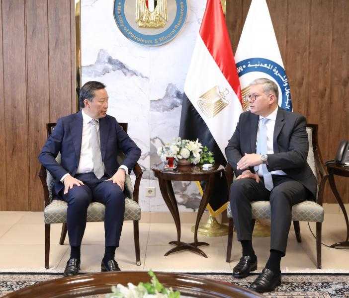 وزير البترول يبحث مع ”بي بي” خططها الاستثمارية لإنتاج الغاز الطبيعي