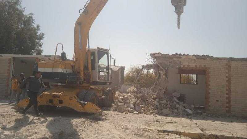تنفيذ حملات إزالة لمخالفات البناء بالساحل الشمالي الغربي