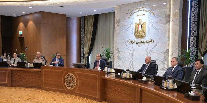مجلس الوزراء يخصص 7 قطع أراضي بأسوان والمنيا لإقامة قرى للظهير الصحراوي