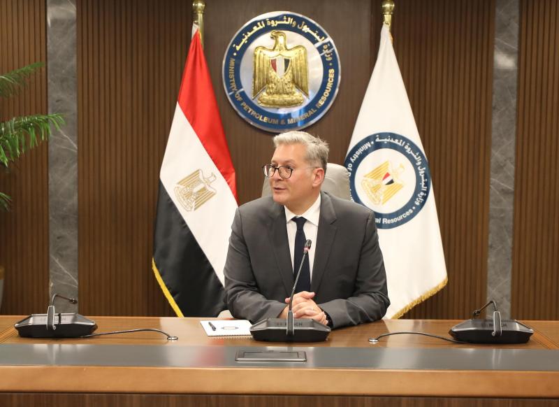 وزير البترول يبحث مع النقابة العامة للمناجم والمحاجر التعاون في تطوير قطاع التعدين