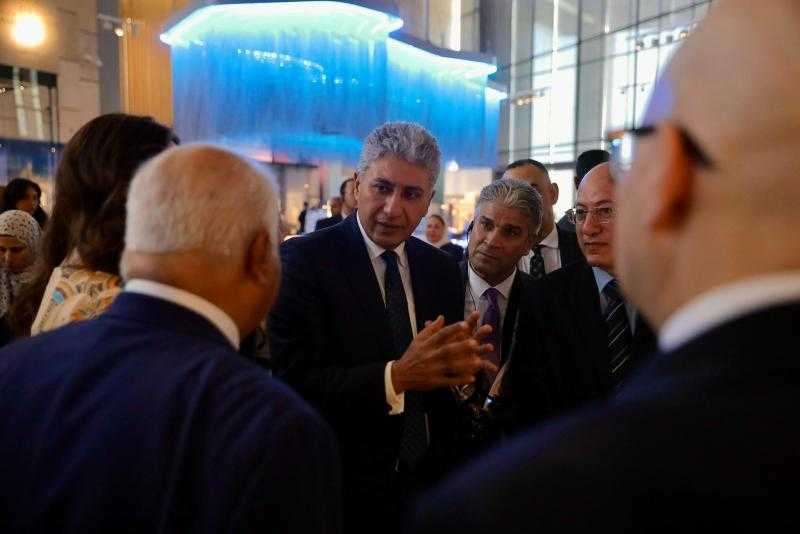 وزير السياحة والآثار يلتقى مع رؤساء مجالس إدارات وتحرير الصحف القومية والخاصة