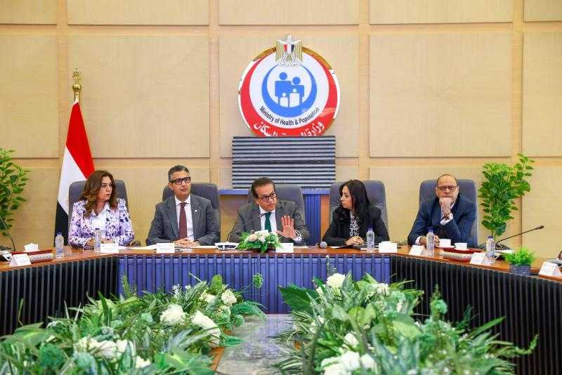 لجنة وزارية تناقش مقترح محددات العدالة الاجتماعية لاستحقاق الدعم| صور