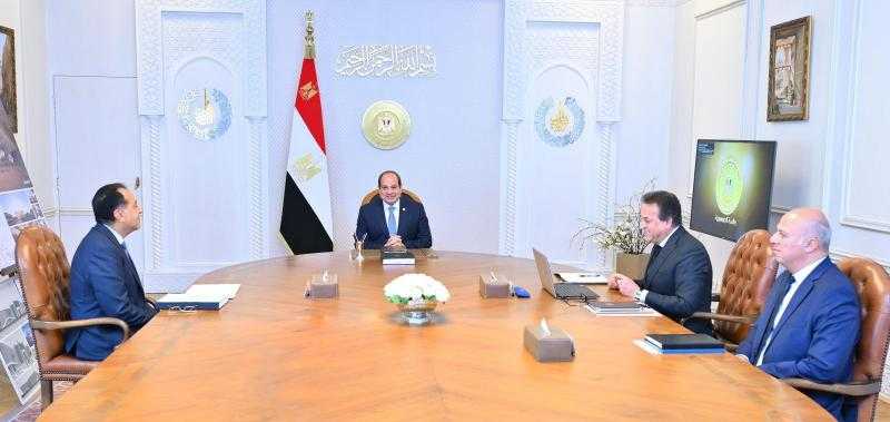 الرئيس السيسي يطلع على جهود الدولة في توطين صناعة الأدوية والأجهزة الطبية