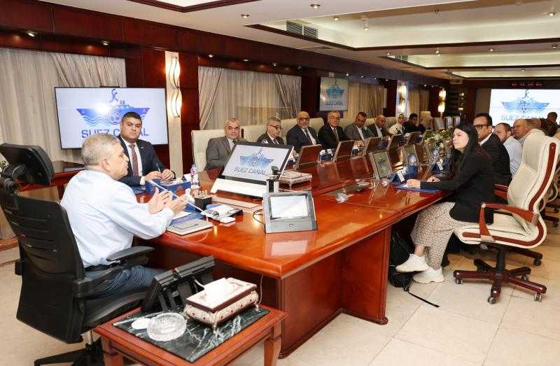 ”ربيع” يدعو ميرسك الدنماركية لتعديل جداول إبحارها والعودة التدريجية للعبور من قناة السويس