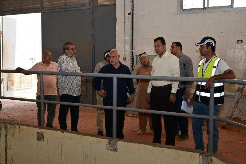 وزير الإسكان يُتابع مشروعات توسعات وصيانة محطات الصرف الصحي بمدن الشروق والعاشر والمنيا الجديدة