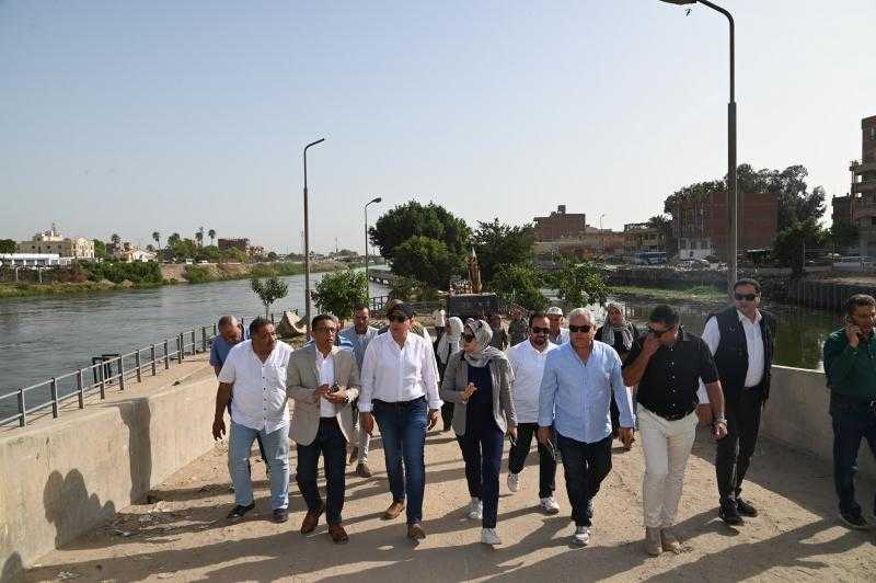 وزير الري يتفقد أعمال تطهيرات الترع والمصارف بمحافظتي القليوبية والشرقية