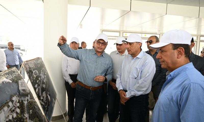 على مساحة 500 فدان.. رئيس الوزراء يتابع تنفيذ مشروع حديقة تلال الفسطاط| صور