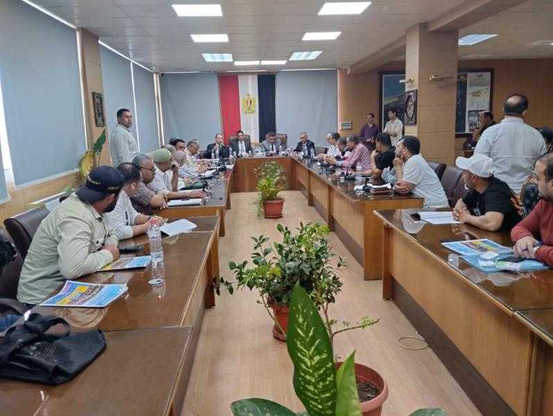 رئيس الجهاز: تخصيص محال تجارية بجلسة مزاد علنى وحملة على المخالفات بدمياط الجديدة