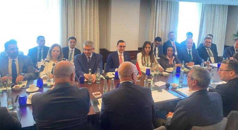 وزير الاستثمار يلتقي رؤساء غرف التجارة العربية في ألمانيا