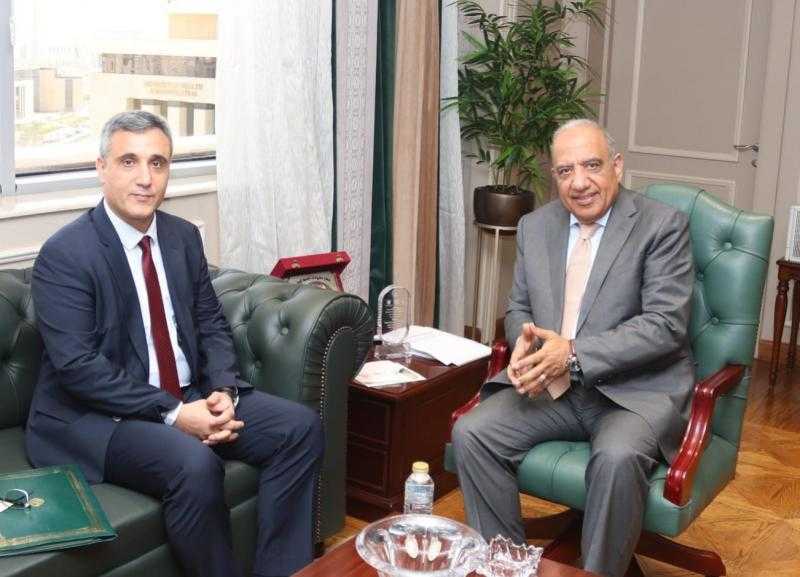 وزير الكهرباء يستقبل سفير الجزائر بالقاهرة لبحث دعم وتعزيز فرص التعاون والاستثمار