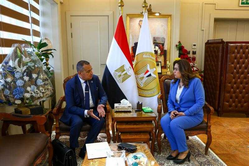 وزيرة التنمية المحلية تتابع مع محافظ جنوب سيناء مشروعات الخطة الاستثمارية