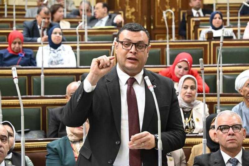 وزير الإسكان يشارك في جلسة النواب لمناقشة مشروع قانون تنظيم مرفق مياه الشرب