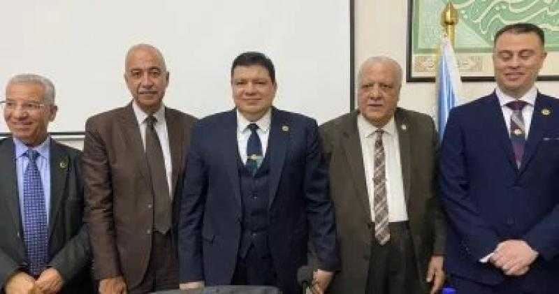 رئيس المحطات النووية السابق يلقى محاضرة بالمجمع العلمى عن «الضبعة وأهداف التنمية المستدامة»