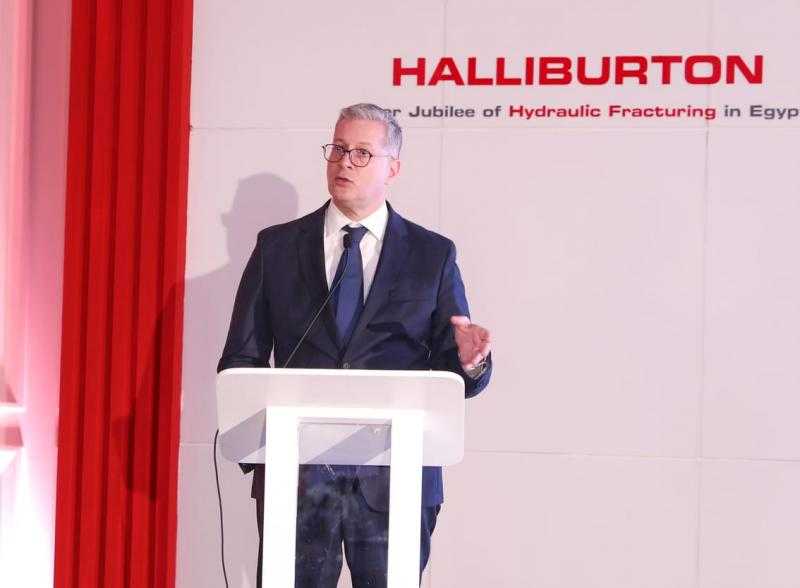 ”هاليبرتون” تسعى لإدخال تطبيقات الذكاء الاصطناعي في عمليات التكسير الهيدروليكي بمصر