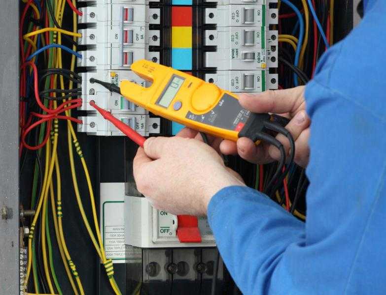 كهربائي منازل سلوى 51113865 خدمات احترافية لجميع احتياجاتك الكهربائية