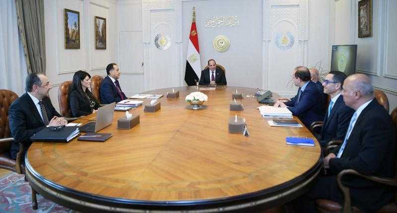 النسيج والسيارات والسياحة| الرئيس السيسي يتابع أخر مستجدات تطوير شركات قطاع الأعمال العام