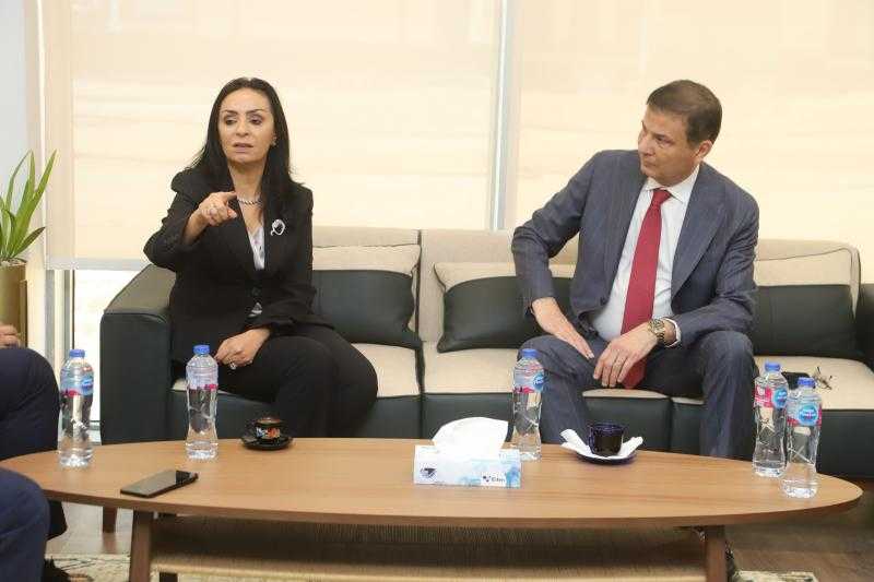 وزيرا الزراعة والتضامن الاجتماعي يبحثان إمكانية إنشاء مقرًا لبنك ناصر في العاصمة الإدارية