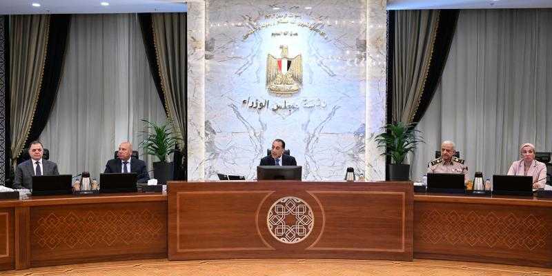منها زيادة الدعم والمرتبات.. مجلس الوزراء: الموازنة الجديدة تضع المواطن في صدارة الأولويات| إنفوجراف