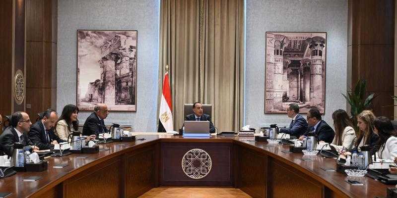 رئيس الوزراء يتابع الفرص الاستثمارية في قطاع الكهرباء والطاقة خلال السنوات العشر المقبلة