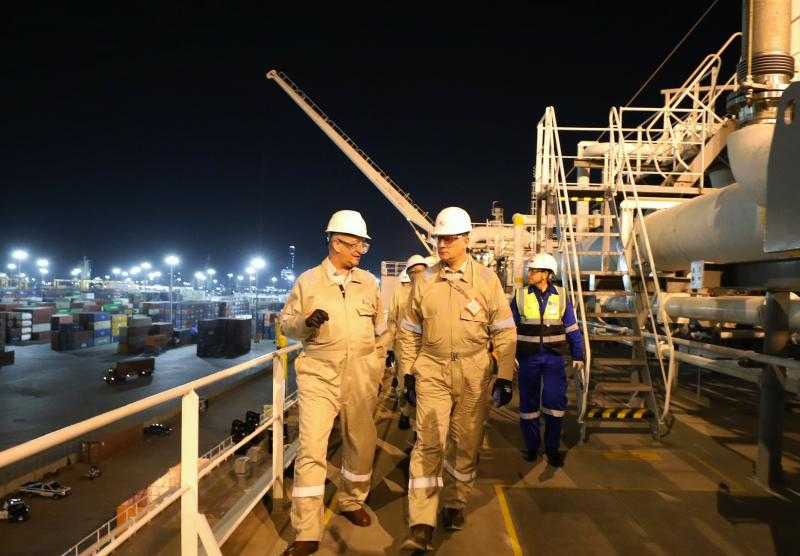 وزير البترول يتفقد ميناء الإسكندرية لمتابعة أعمال تجهيز سفينة التغييز ”Energos Power”