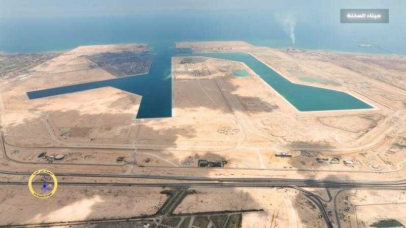 ”النقل” ترصد أعمال تطوير ميناء العين السخنة| فيديو