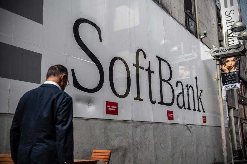 مؤسس سوفت بنك يكشف ملامح خلافته ويواصل رهانه على الذكاء الاصطناعي