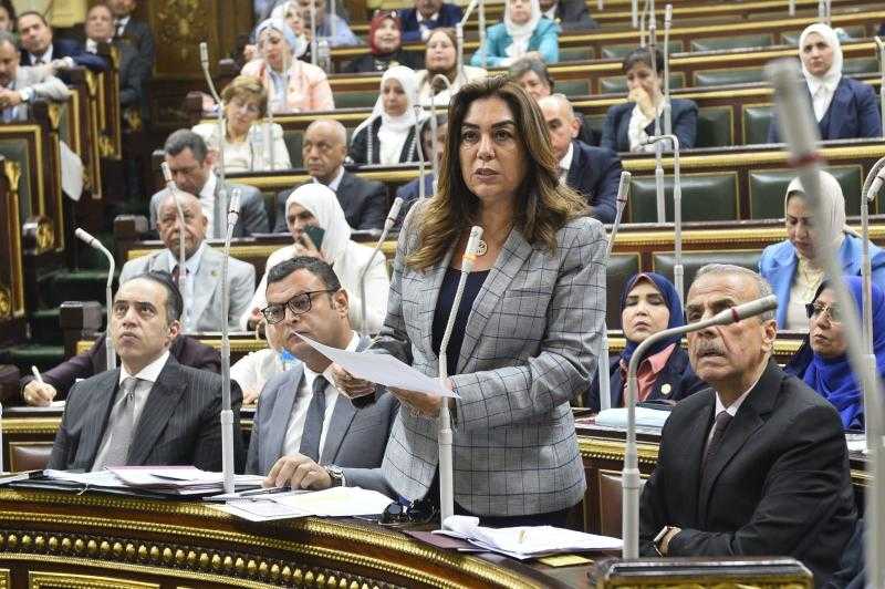 وزيرة التنمية المحلية: 1298 قطعة أرض صالحة لإقامة مشروعات سكنية بالمحافظات