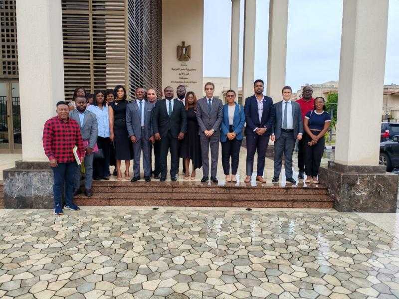 السفير المصري يلتقي كبرى الشركات الأجنبية والمصرية العاملة في غينيا الاستوائية