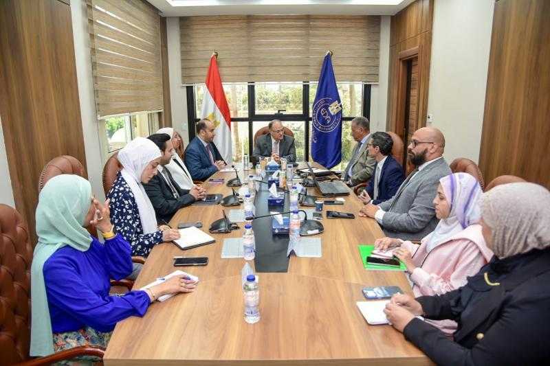 رئيس هيئة الدواء يبحث مع ”إنفورما” محاور المشاركة وإبراز التجربة المصرية في صناعة الدواء