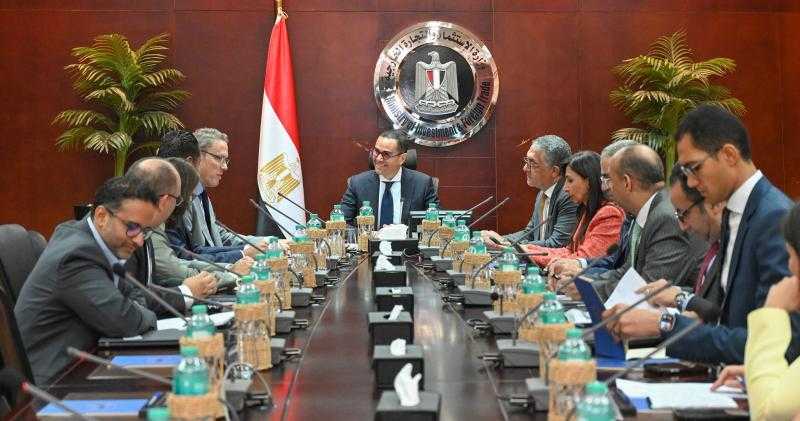 وزير الاستثمار يبحث مشروعات ”ببسيكو” وخططها المستقبلية بالسوق المصري