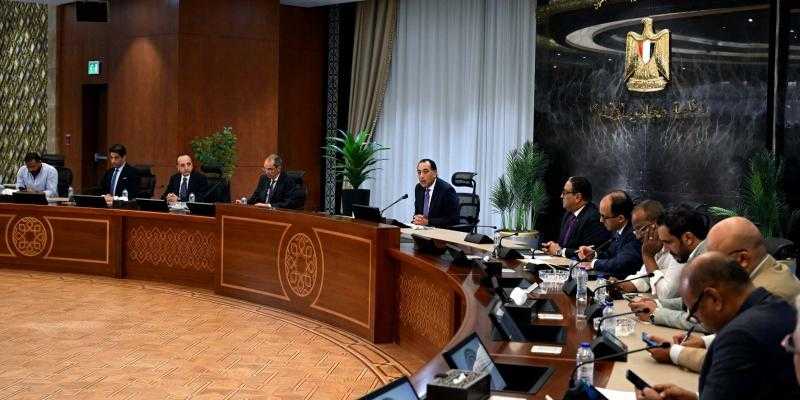 رئيس الوزراء يُوضح السبب وراء دمج المراجعتين الخامسة والسادسة لصندوق النقد الدولي