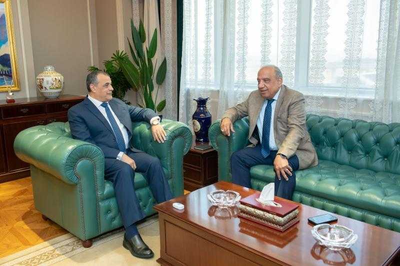 وزيرا الإنتاج الحربي والكهرباء يبحثان تدبير احتياجات شركات الكهرباء من الخامات