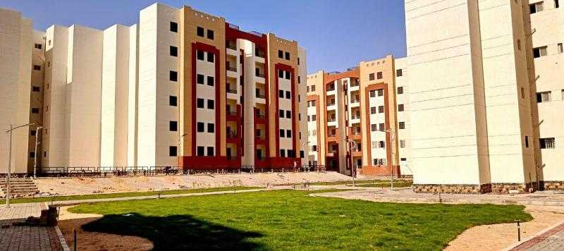 ”الشربيني” يتابع تنفيذ الوحدات السكنية ومشروعات المرافق بـ”العبور الجديدة”