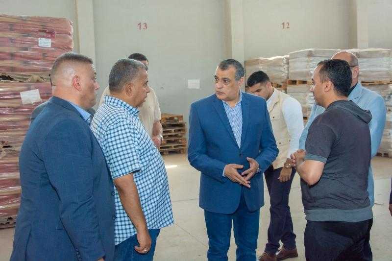 وزير الإنتاج الحربي يتفقد ”هليوبوليس للصناعات الكيماوية”| اعرف أبرز المنتجات العسكرية والمدنية