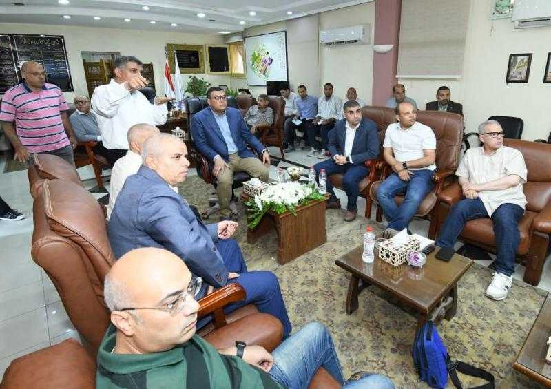 ”الشربيني” يتابع موقف مشروعات الإسكان وطرح الأراضي للمستثمرين بمدينة السادات