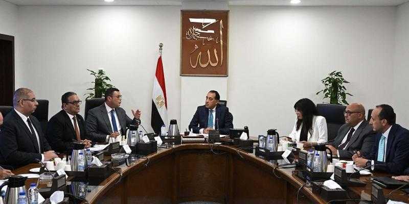 رئيس الوزراء يًُتابع موقف تسليم الوحدات السكنية للموظفين المنتقلين للعمل بالعاصمة الإدارية