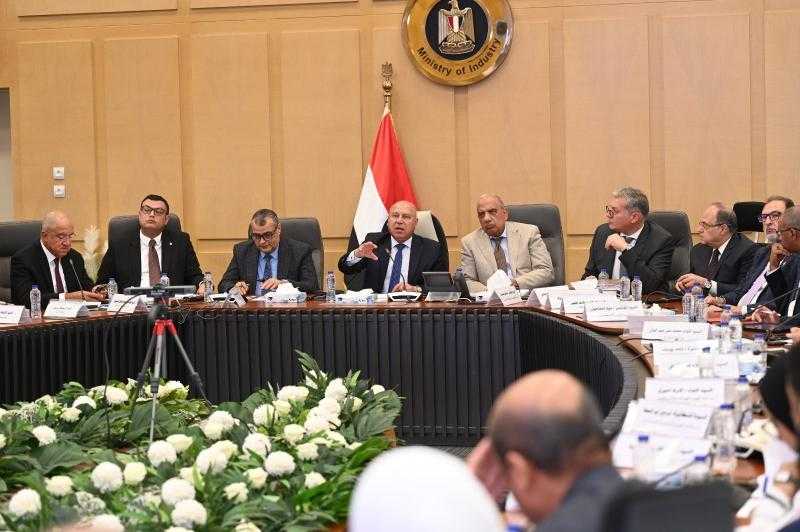 الصناعة: الموافقة على إقامة 3 مصانع بنظام المناطق الحرة الخاصة