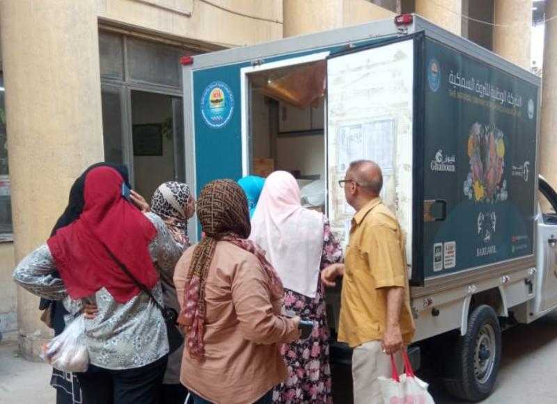 ”الزراعة” تطلق 4 منافذ متنقلة لبيع منتجاتها الغذائية بأسعار مخفضة في الجيزة