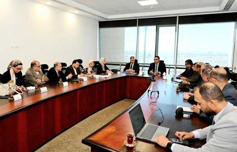 وزير الإسكان يتابع مشروع تطوير المباني التاريخية والتراثية والعمارات بكورنيش الإسكندرية