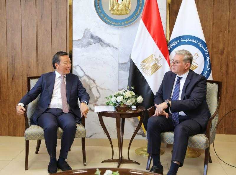 وزير البترول يناقش مع ”بريتش بتروليوم” خطط الشركة لتنمية إنتاج الغاز الطبيعي في مصر