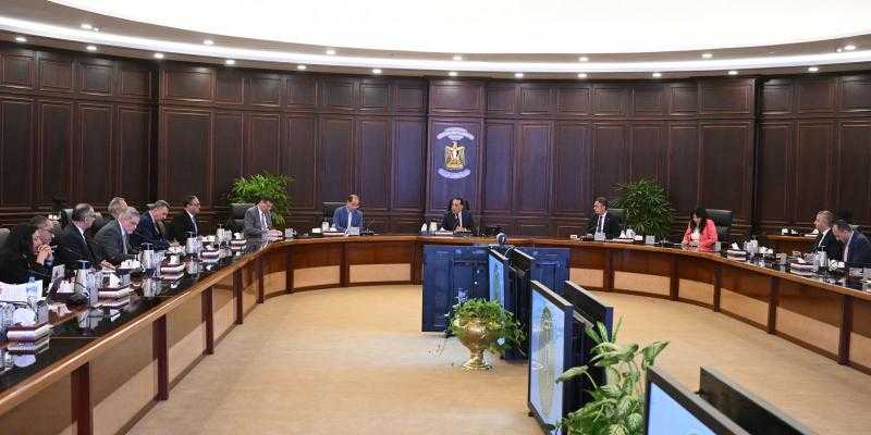 رئيس الوزراء: تكليفات رئاسية بإنشاء مركز عالمي لتخزين الحبوب بـ”اقتصادية قناة السويس”