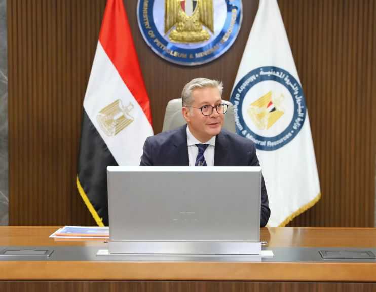 وزير البترول يُصدر حركة تنقلات لقيادات الشئون الإدارية بعدد من الشركات
