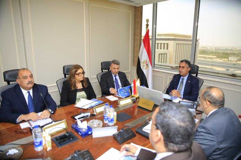 وزير التموين يتابع تطوير مخازن ومنافذ ”تجارة الجملة”.. وموقف مخزون السلع الأساسية