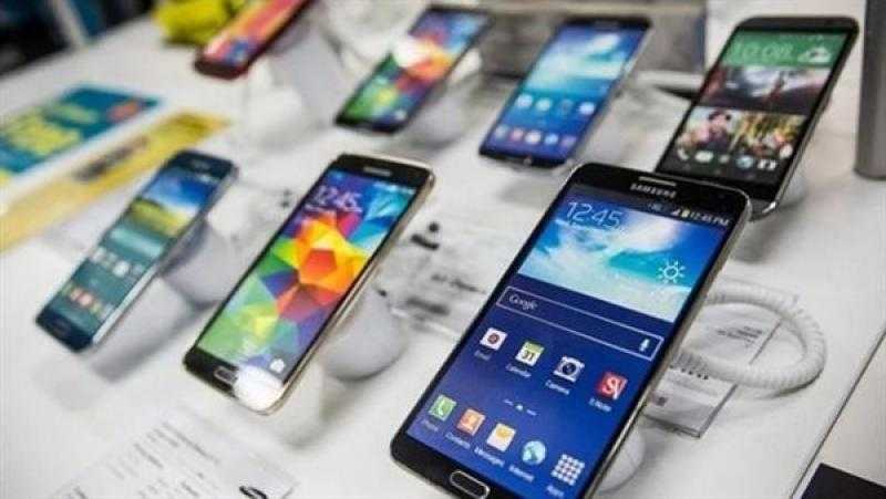 بعد رفع الضريبة عنها.. انفراجة في أزمة الهواتف المحمولة التي تم غلقها