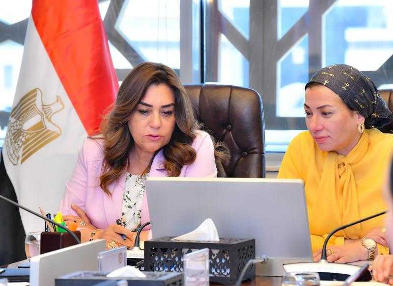 منال عوض تجتمع بالرئيس التنفيذي لجهاز تنظيم وإدارة المخلفات