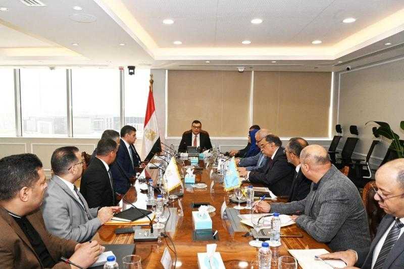 وزير الإسكان يتابع موقف المشروعات بمحافظة بورسعيد